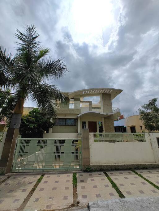 Private & Elegant 3Bhk Villa, Hillside Hideaway, 10 Mins From Mh Bus Stand Aurangābād Esterno foto